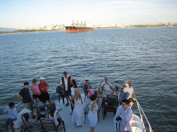 CHAMPAGNE CONTINENTAL BRUNCH CRUISE